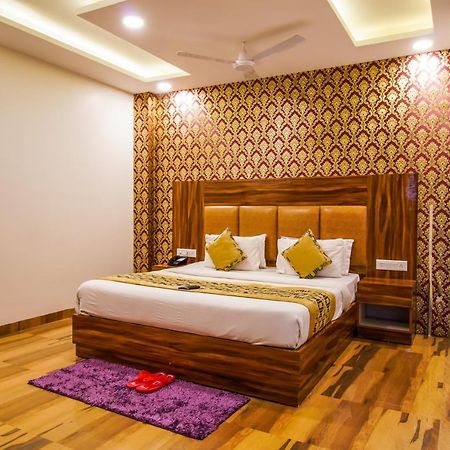 Olivia Entrance Delhi Airport Mahipalpur Hotel New Delhi Exterior photo