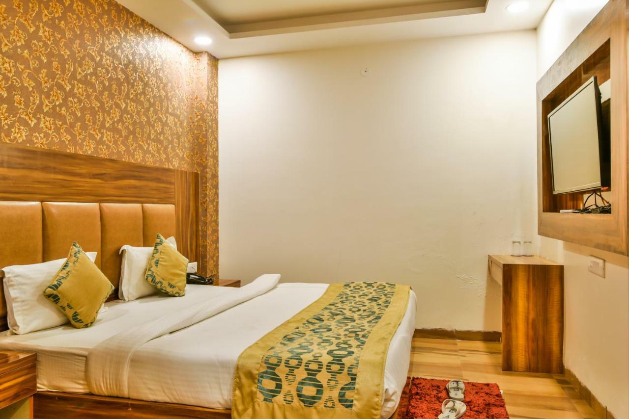 Olivia Entrance Delhi Airport Mahipalpur Hotel New Delhi Exterior photo