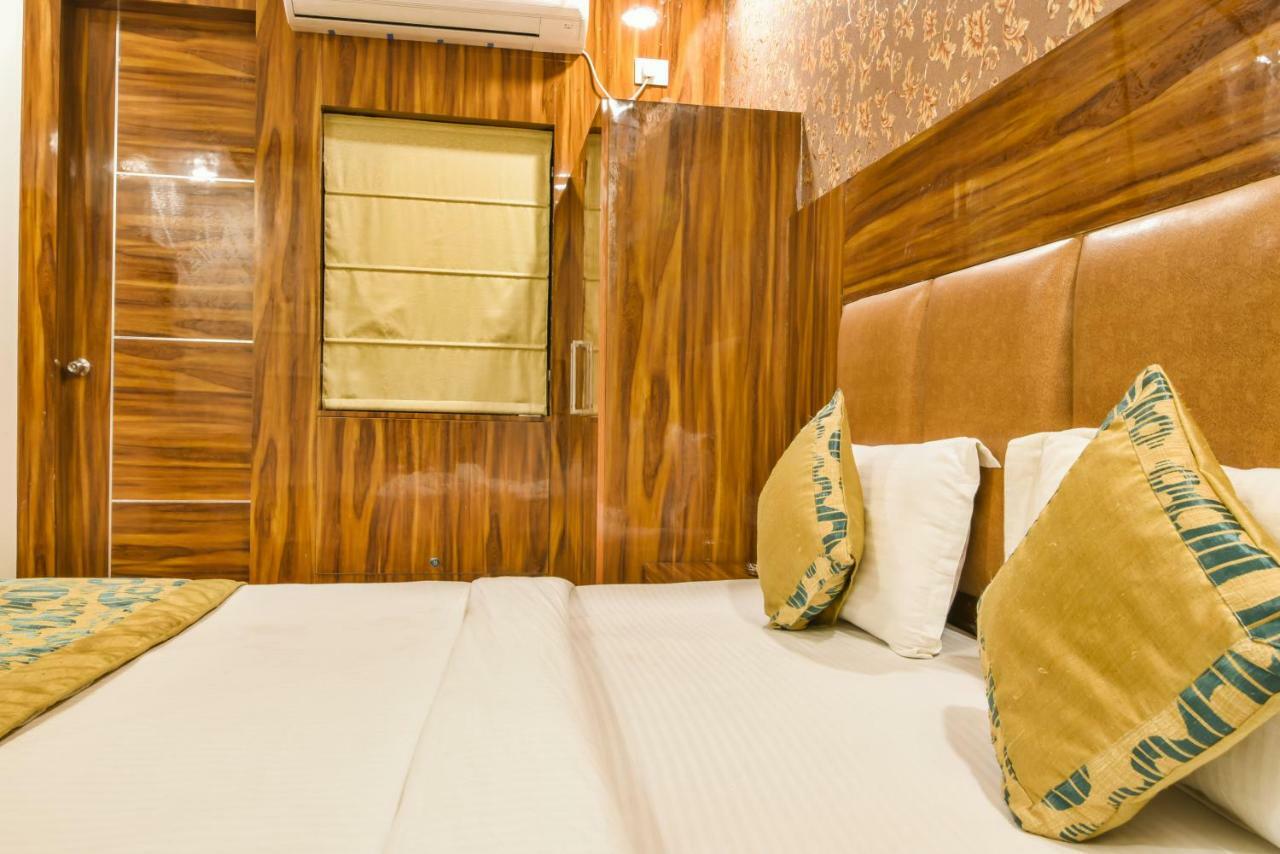 Olivia Entrance Delhi Airport Mahipalpur Hotel New Delhi Exterior photo