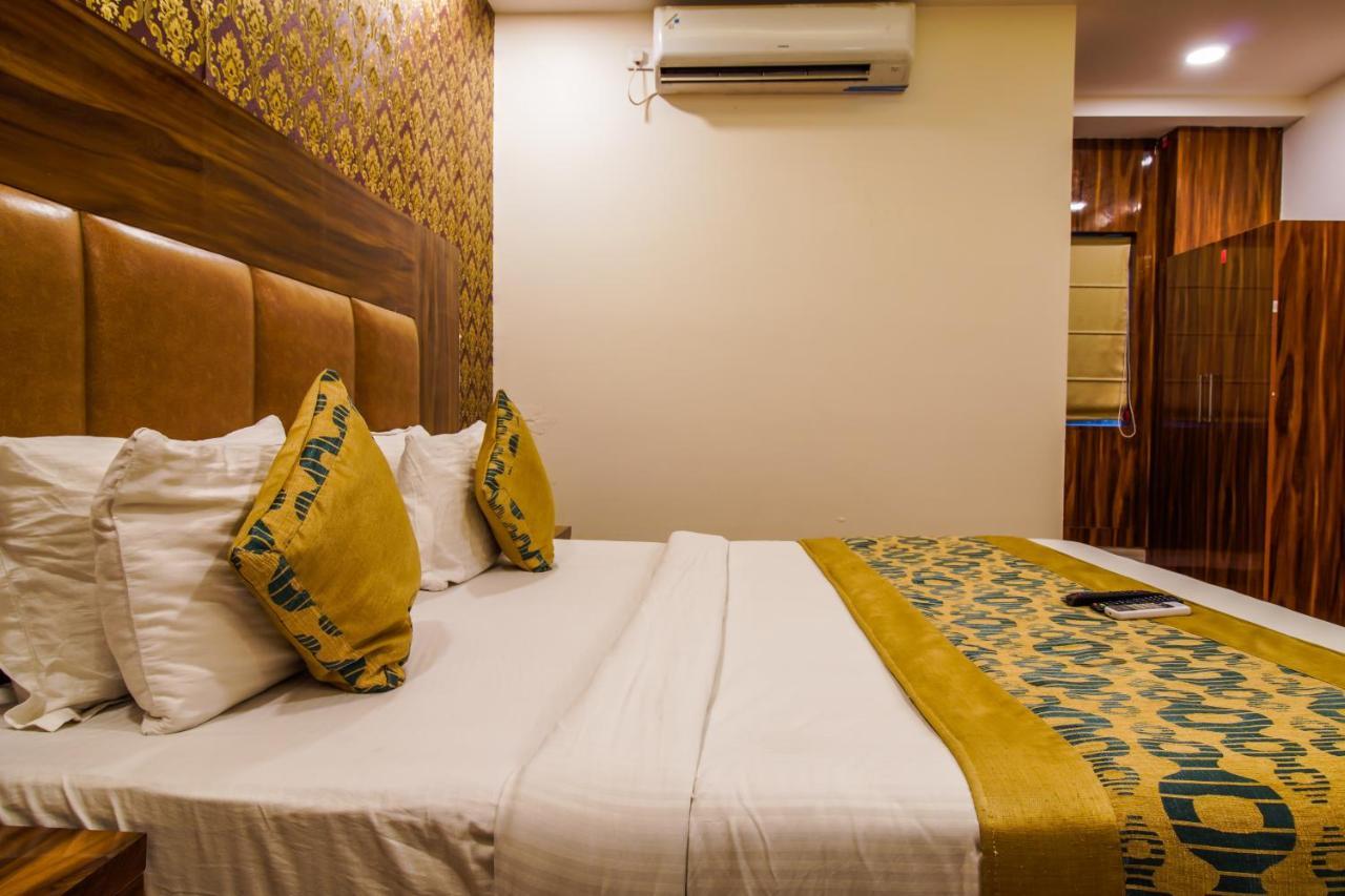 Olivia Entrance Delhi Airport Mahipalpur Hotel New Delhi Exterior photo