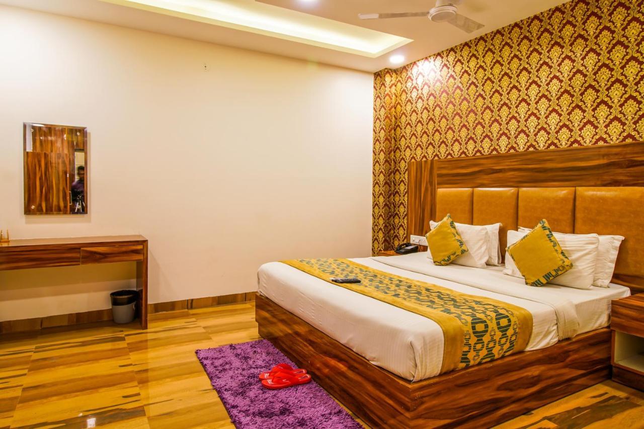 Olivia Entrance Delhi Airport Mahipalpur Hotel New Delhi Exterior photo